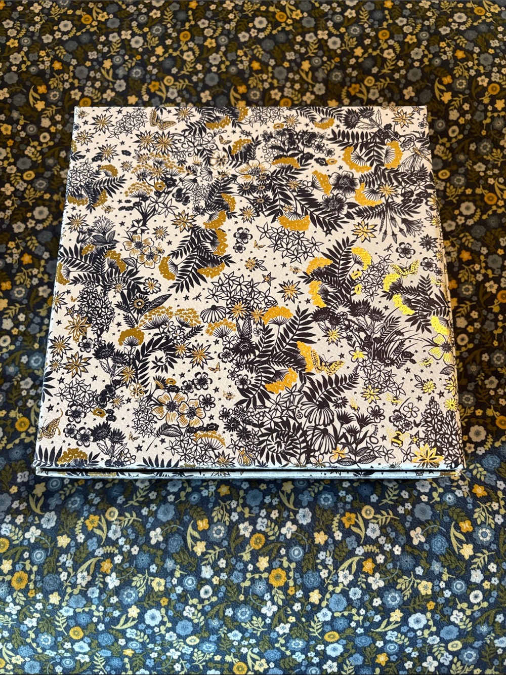 Dior Floral Box - Picture 2 of 4